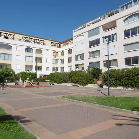 Apartmán T2 Climatise Avec Jardin, Parking Inclus - Fr-1-472-222 *